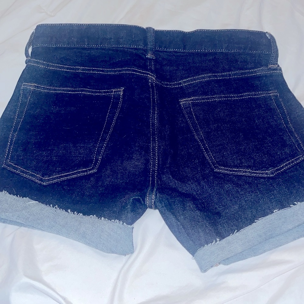GAP Women's dark Denim cut off Shorts